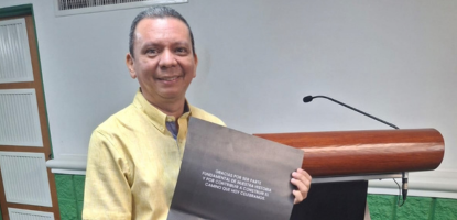 Reconocimiento a la trayectoria y el compromiso de docente de Psicología Distancia